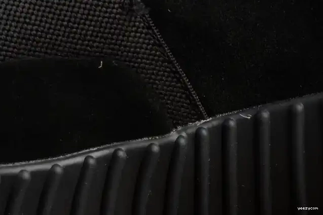 BB1839 Triple Yeezy Adidas Boost Black 750 Cblack 0515